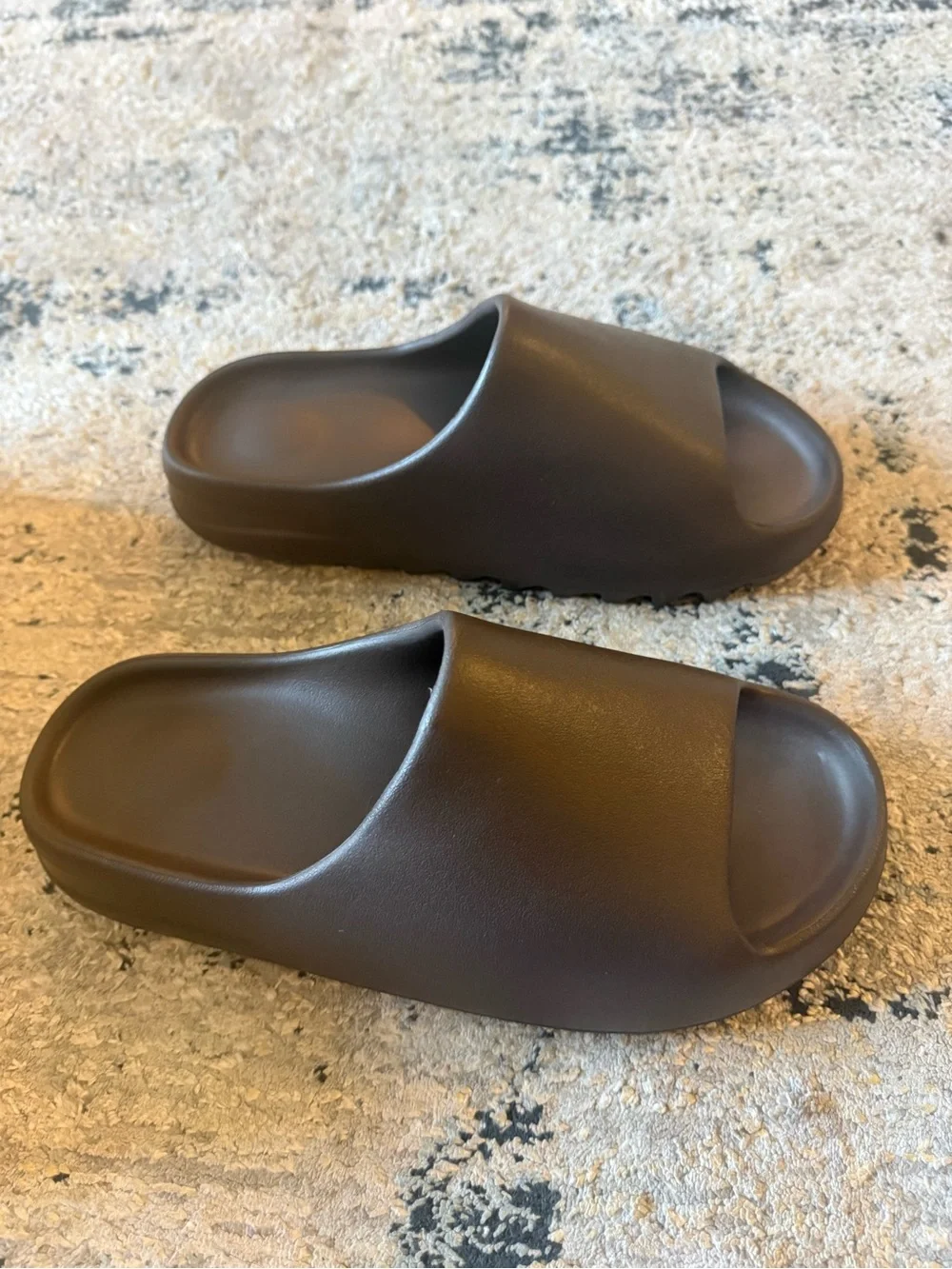 Yeezy Slide (YS-01) chocolate size 11